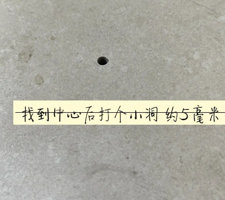 玉溪瓷砖空鼓维修公司专业解答在瓷砖铺贴过程中，如果砂料搅拌不均匀，将会带来以下问题